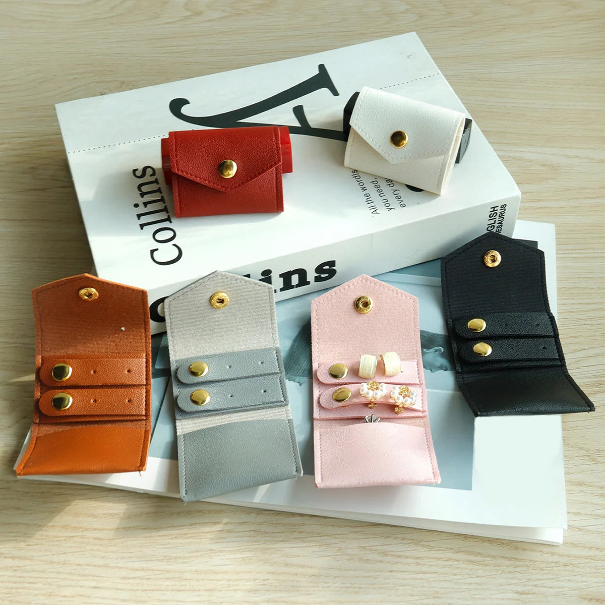 Travel Portable Jewelry Organizer Roll Jewelry Roll Up Bag Foldable Jewelry Case for Bracelet Ring Necklace Earrings Display