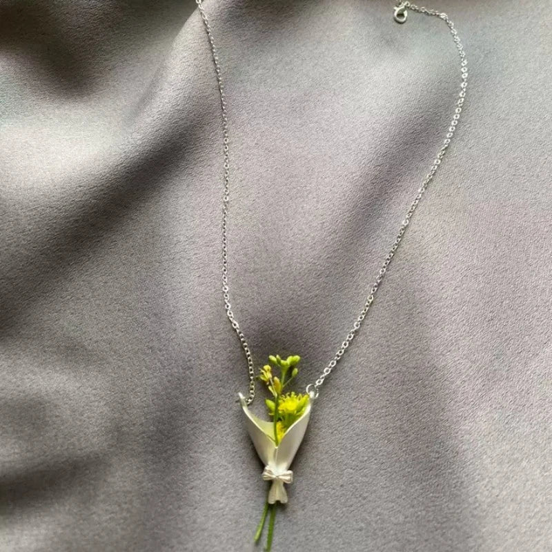 Portable Flower Arrangement Vase Necklaces Personalized Wearable Floral Holder Pendant Choker Trendy Artistic Women Accessories