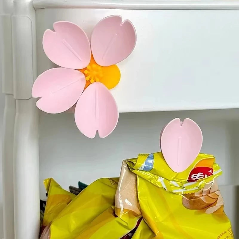 Sakura Magnetic Fridge Magnet Seal Clip, Petal Sealing Clip, Magnetic Fridge Sticker, Snack Clip, Flower Decoration (Copy)
