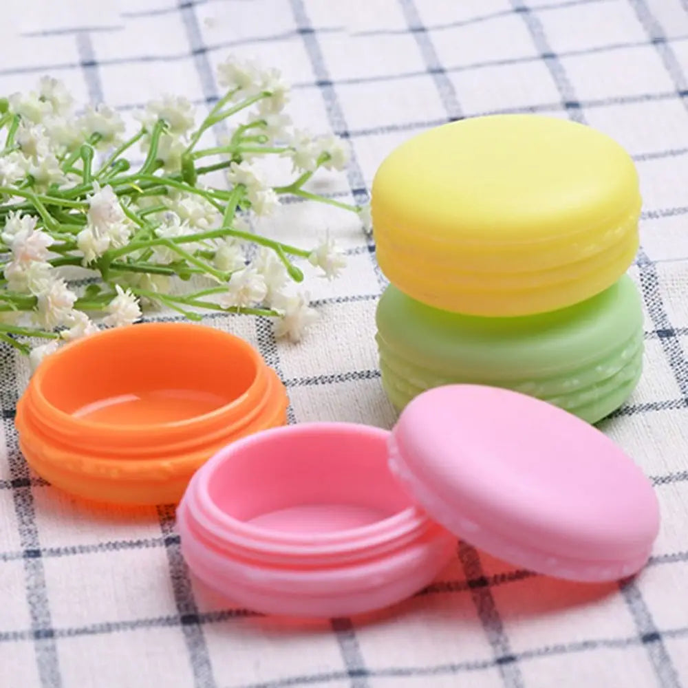 Portable Mini Cream Box Colourful Candy Color Macaron Dispense Jar Macaron Shape Refillable Cosmetic Sub-bottling Box Travel