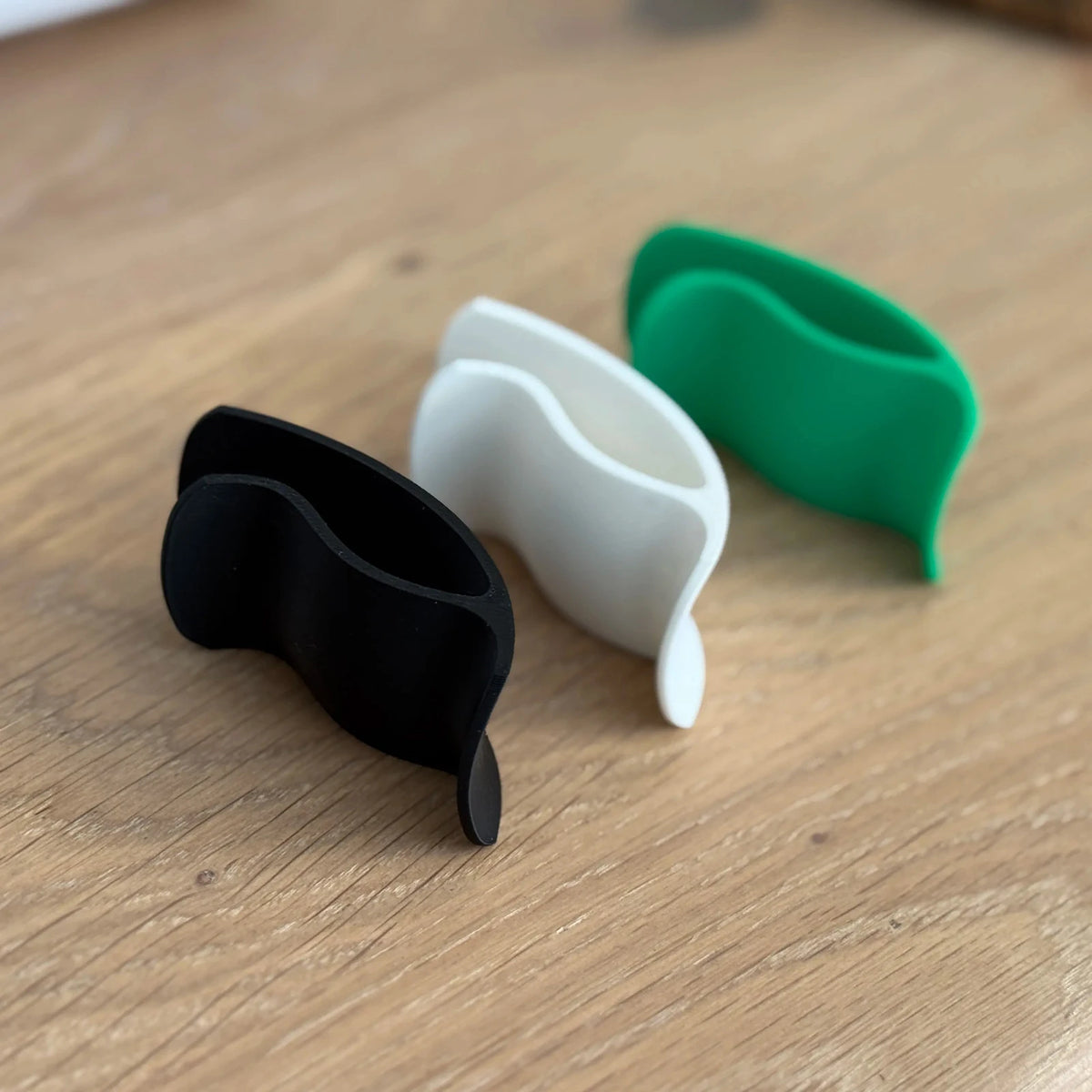 Portable Plastic Shoehorn, Plastic Shoe Lifter, Unisex, Suitable for Boots, High Heels, Sneakers, and Travel, Available in Multiple Colors