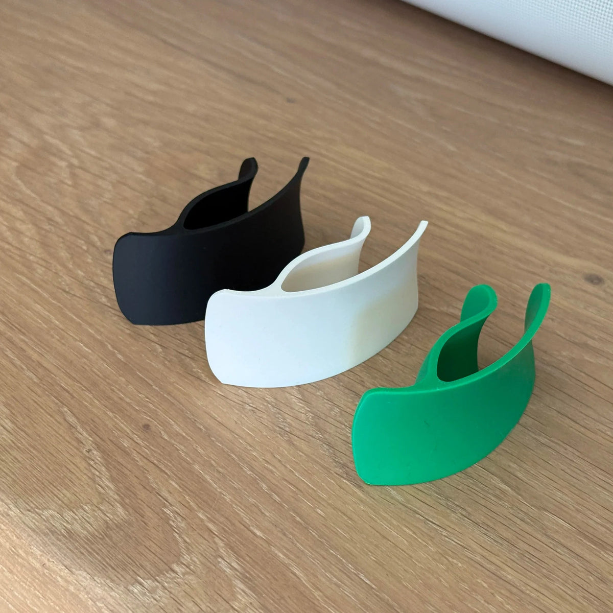 Portable Plastic Shoehorn, Plastic Shoe Lifter, Unisex, Suitable for Boots, High Heels, Sneakers, and Travel, Available in Multiple Colors