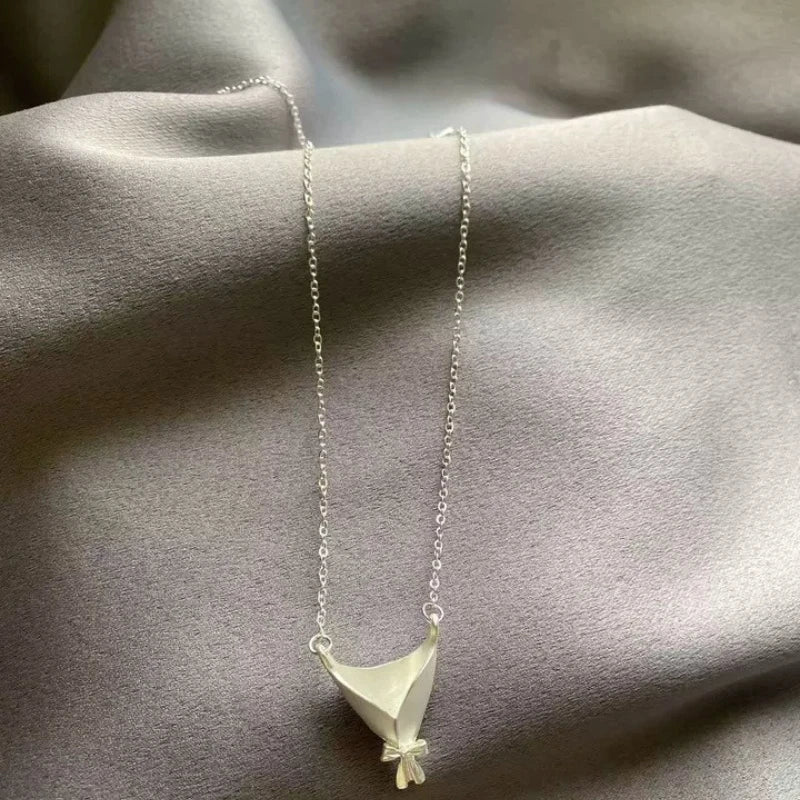 Portable Flower Arrangement Vase Necklaces Personalized Wearable Floral Holder Pendant Choker Trendy Artistic Women Accessories